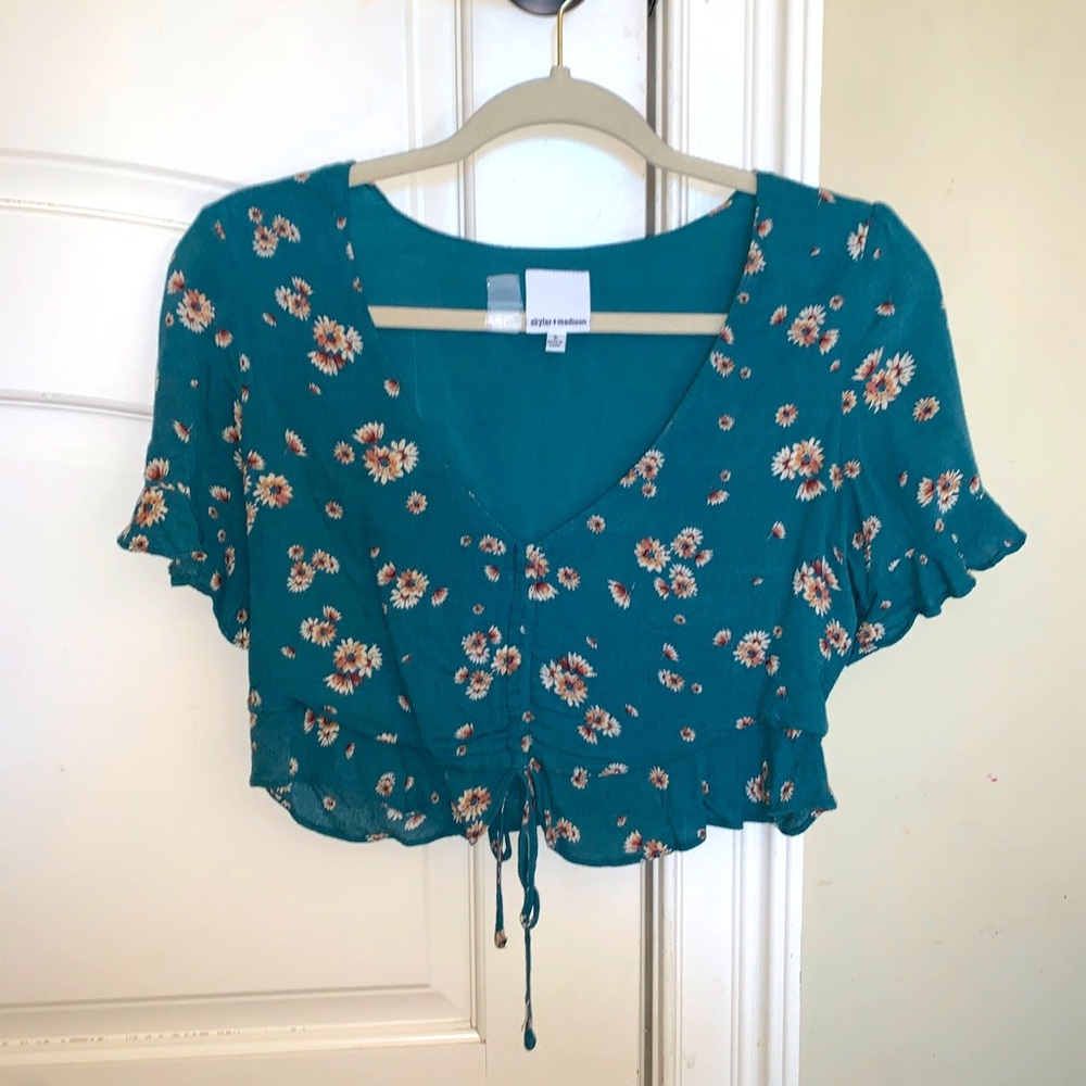 skylar and madison isabelles cabinet floral top!!